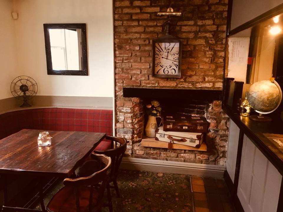 The Cross Keys Hotel Llanymynech Exterior photo