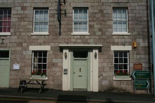 The Cross Keys Hotel Llanymynech Exterior photo